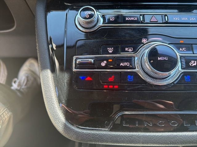 Used 2022 Lincoln Corsair AWD w/ Premium Package image 32