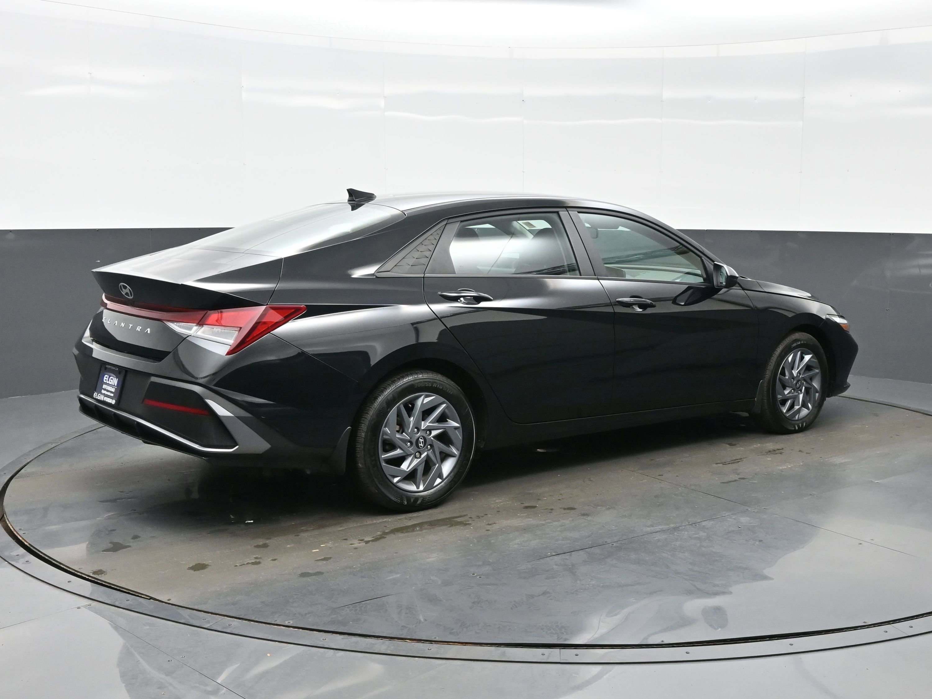 Used 2024 Hyundai Elantra SEL image 6