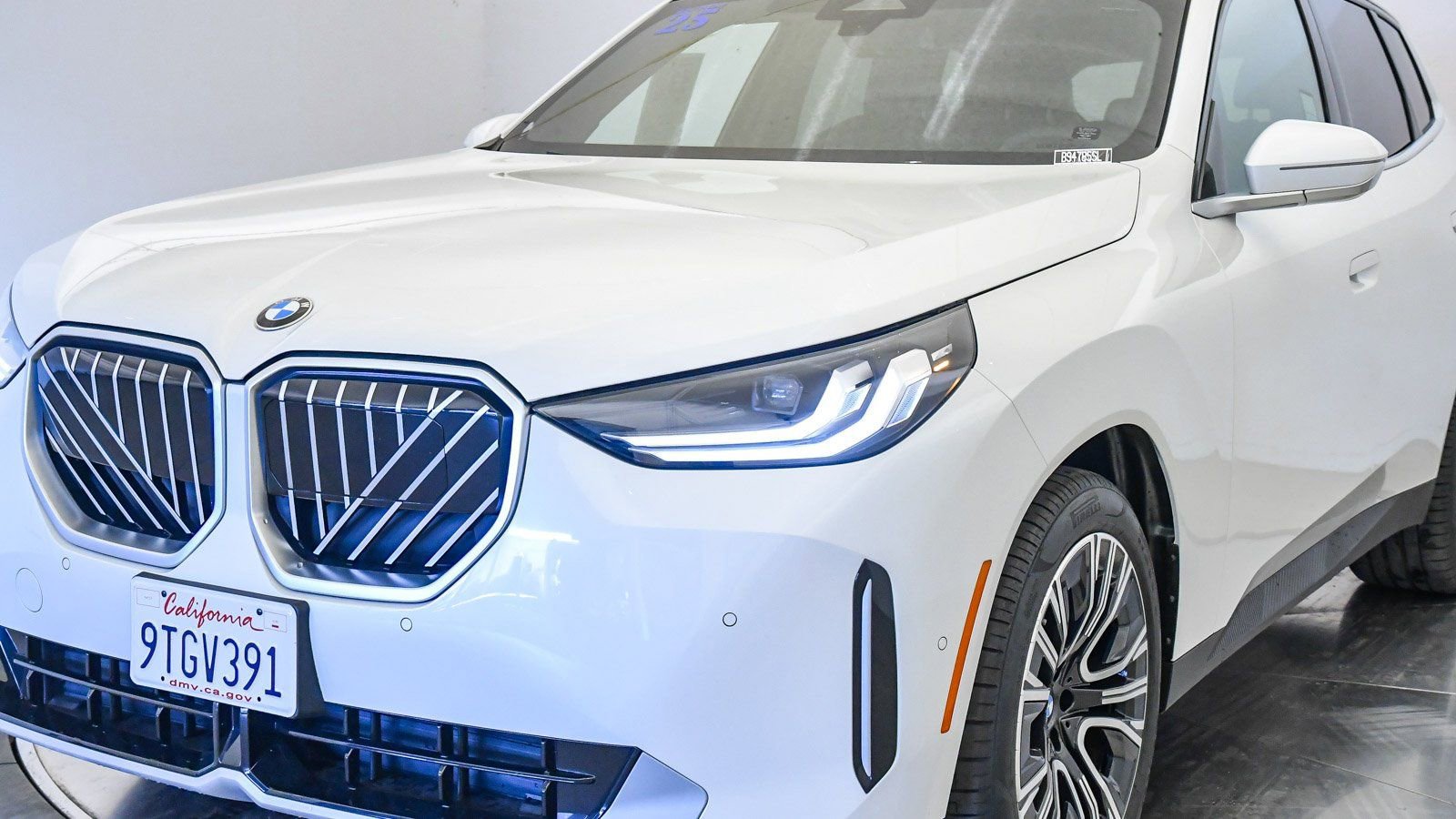 Used 2025 BMW X3 xDrive30i w/ Convenience Package image 9