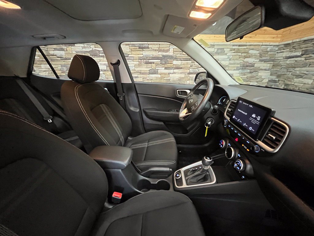 Certified 2023 Hyundai Venue SEL FWD image 23