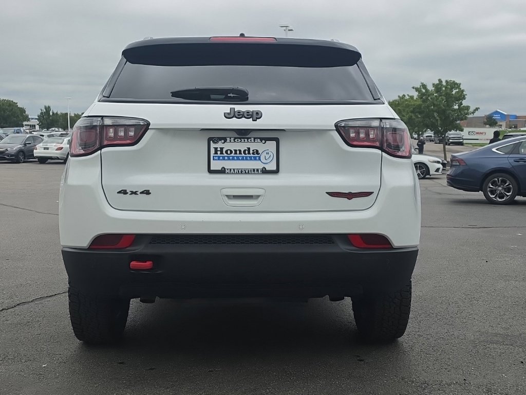 Used 2025 Jeep Compass Trailhawk AWD/4WD image 6