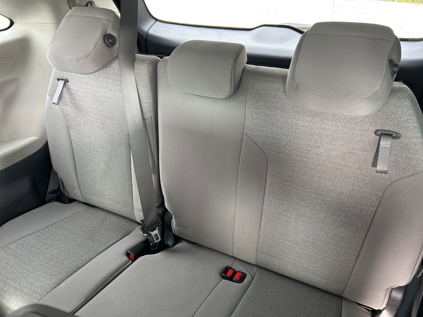 Used 2024 Toyota Sienna LE image 6