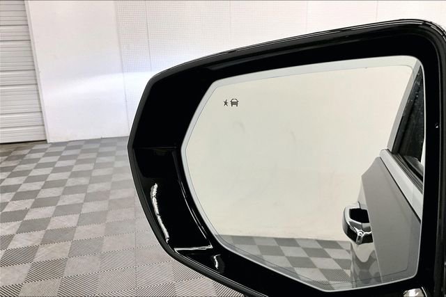 Used 2024 Chevrolet Suburban High Country AWD/4WD image 32