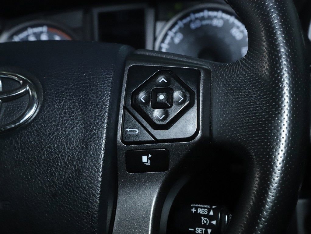 Used 2017 Toyota Tacoma TRD Off-Road w/ Premium & Technology Package image 25