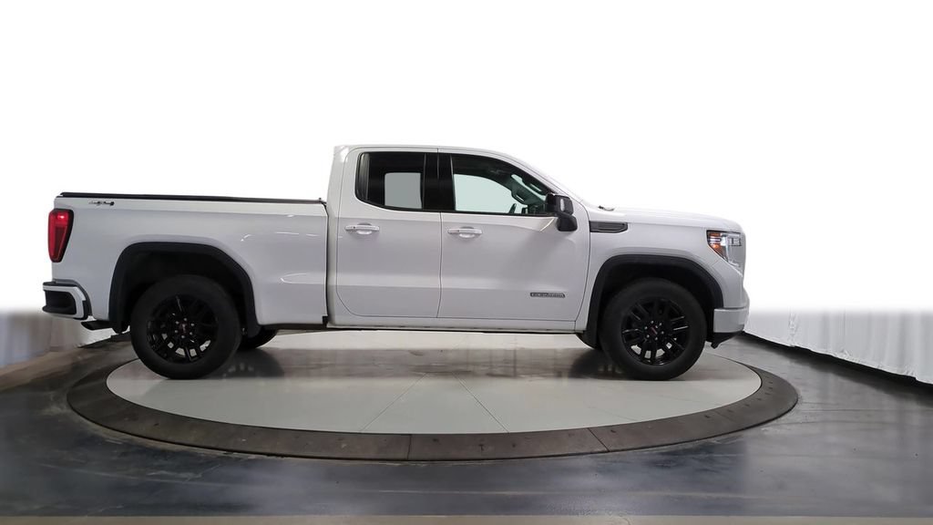 Used 2022 GMC Sierra 1500 Elevation w/ Driver Alert Package I AWD/4WD image 11