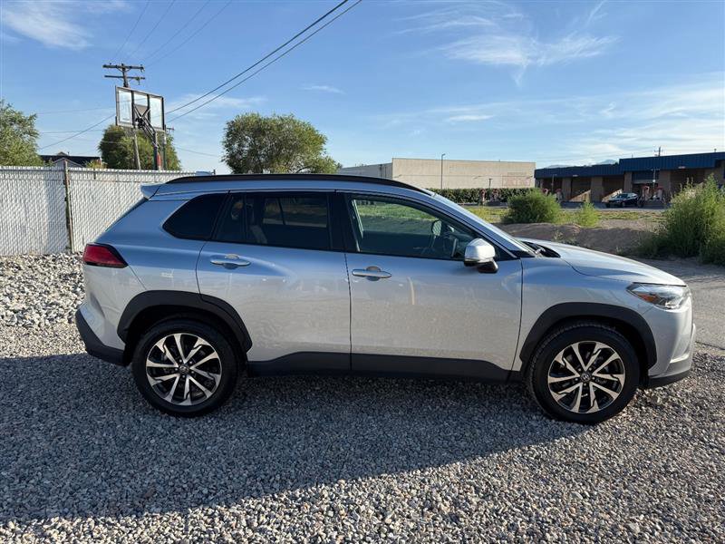 Used 2022 Toyota Corolla Cross XLE image 7