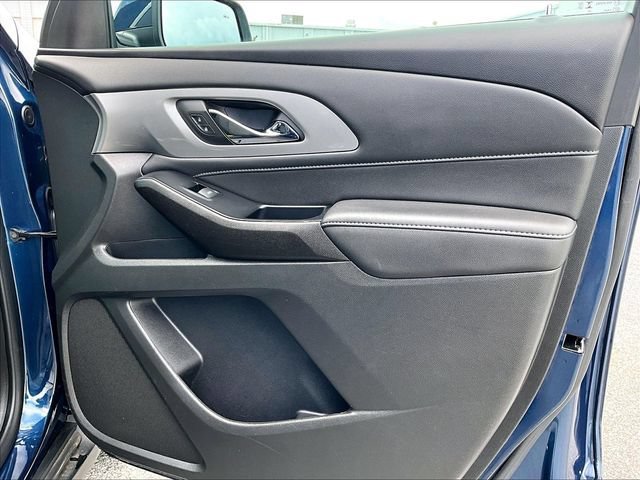 Used 2023 Chevrolet Traverse LT FWD image 12