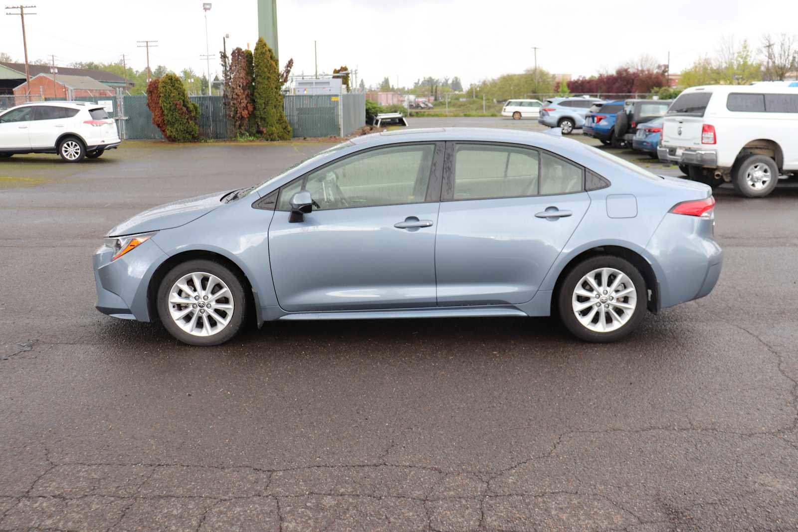 Used 2020 Toyota Corolla LE w/ LE Premium Package image 8