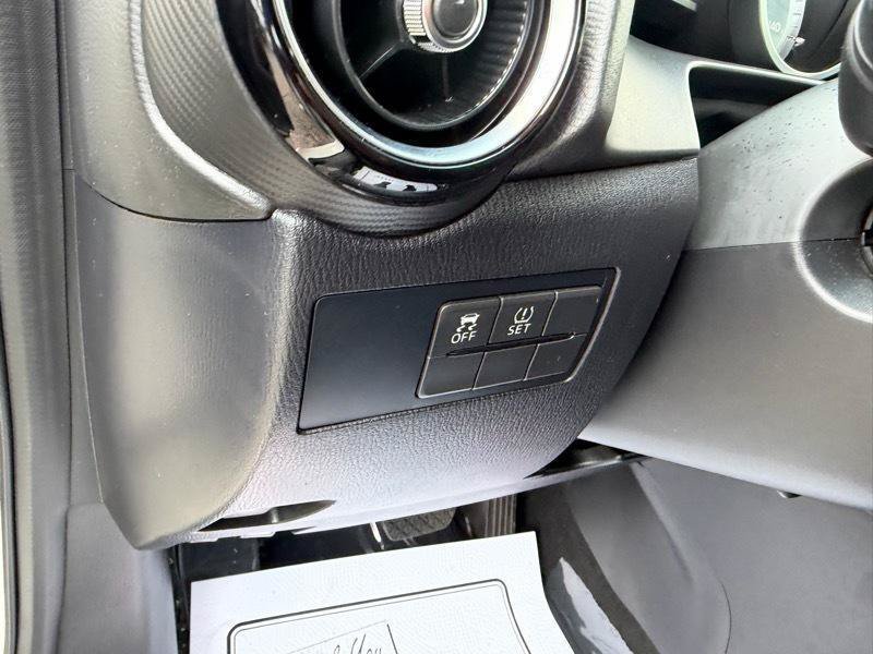 Used 2017 Toyota Yaris iA FWD image 18