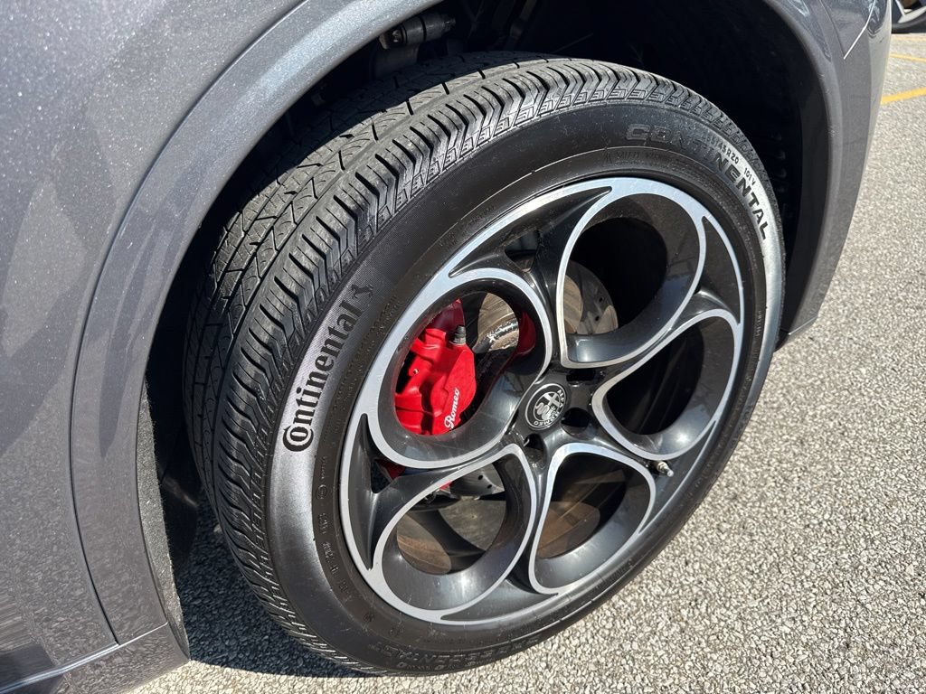 Used 2022 Alfa Romeo Stelvio Veloce AWD/4WD image 48