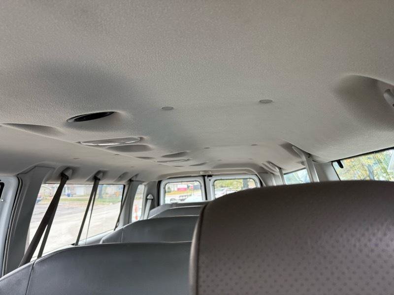 Used 2009 Ford E-350 and Econoline 350 XL RWD image 12