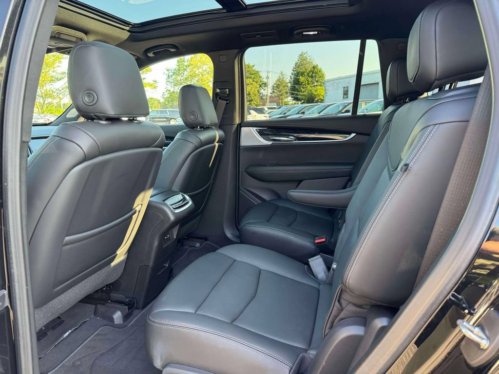 Used 2023 Cadillac XT6 Premium Luxury w/ Technology Package AWD/4WD image 14