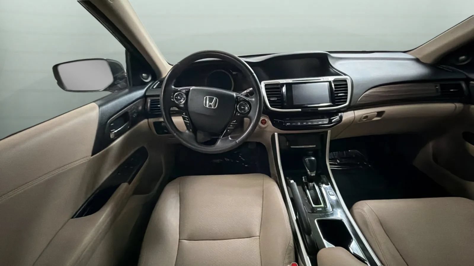 Used 2017 Honda Accord Touring image 10