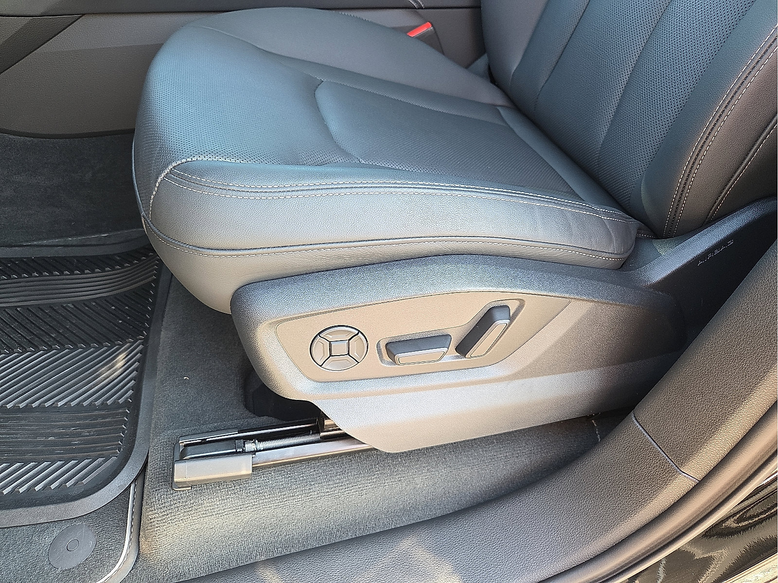 Used 2026 Audi Q7 3.0T Premium Plus AWD/4WD image 14