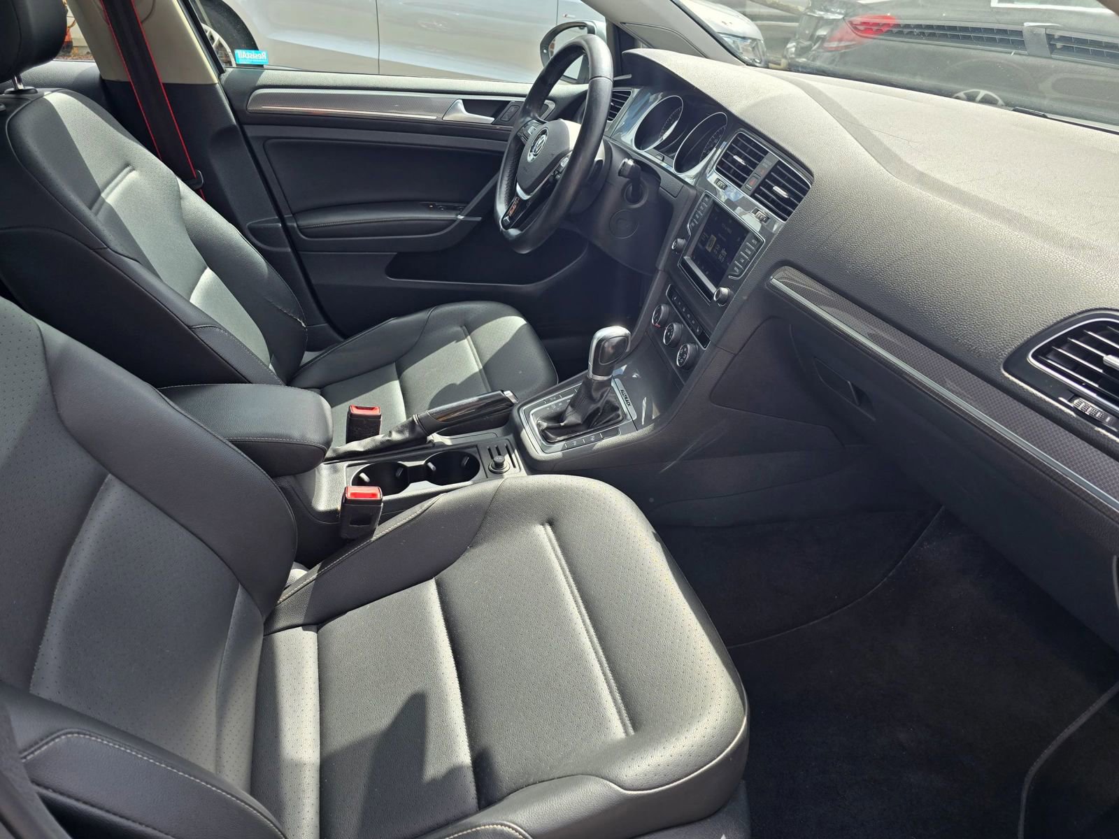 Used 2017 Volkswagen Golf Alltrack SEL image 16