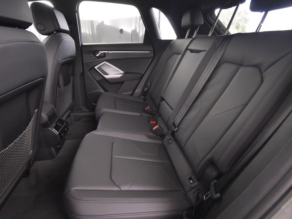 New 2025 Audi Q3 2.0T Premium image 16