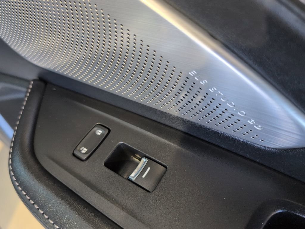 Certified 2025 Acura RDX SH-AWD w/ Advance Package image 54