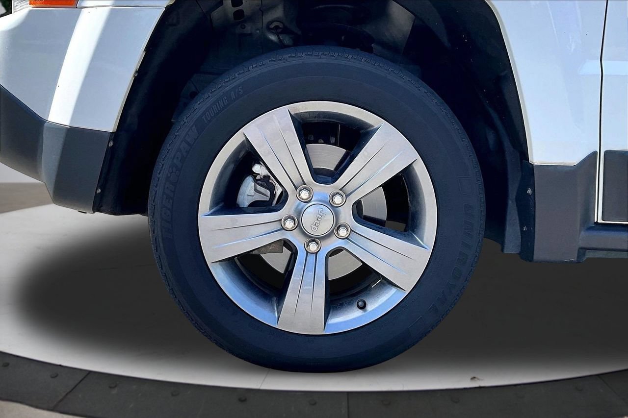Used 2015 Jeep Patriot High Altitude FWD image 30