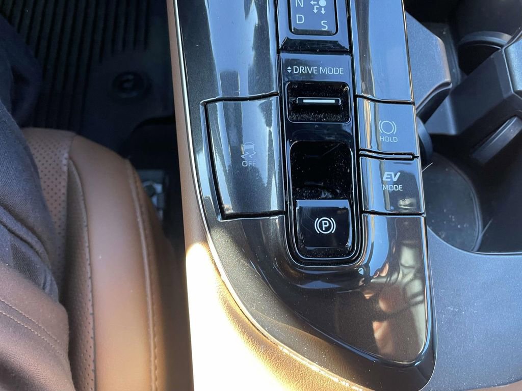 Used 2025 Toyota Crown Signia image 43