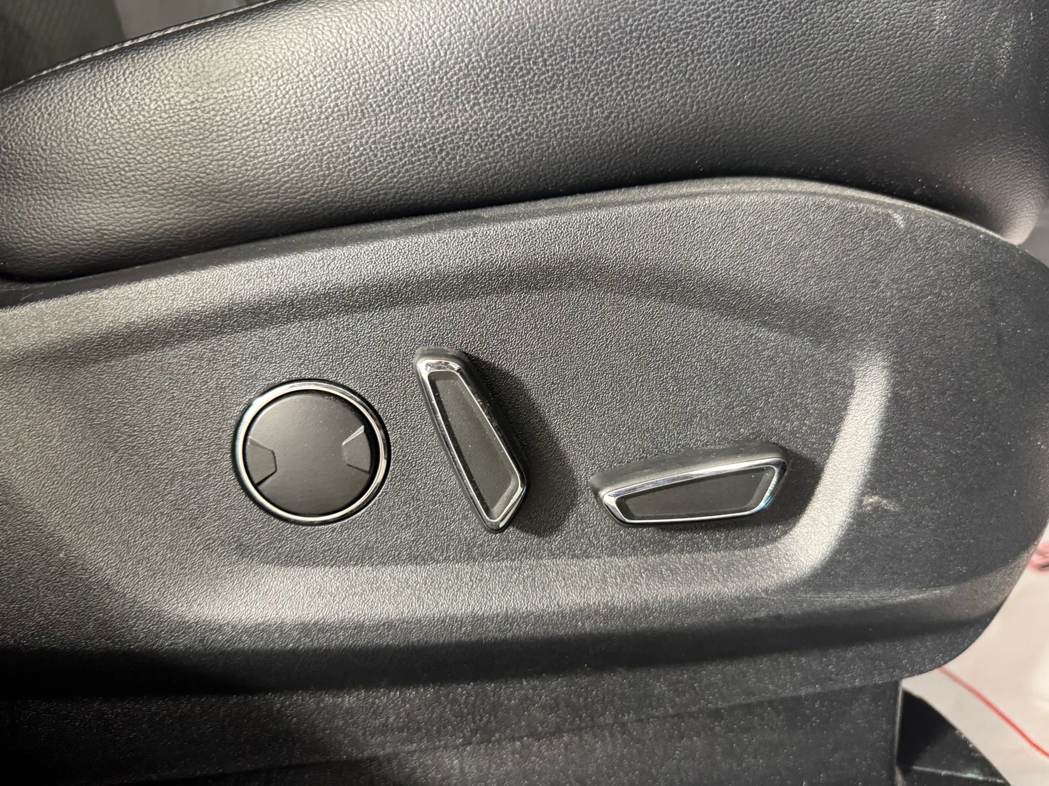 Used 2016 Ford Edge Sport w/ Equipment Group 401A AWD/4WD image 37