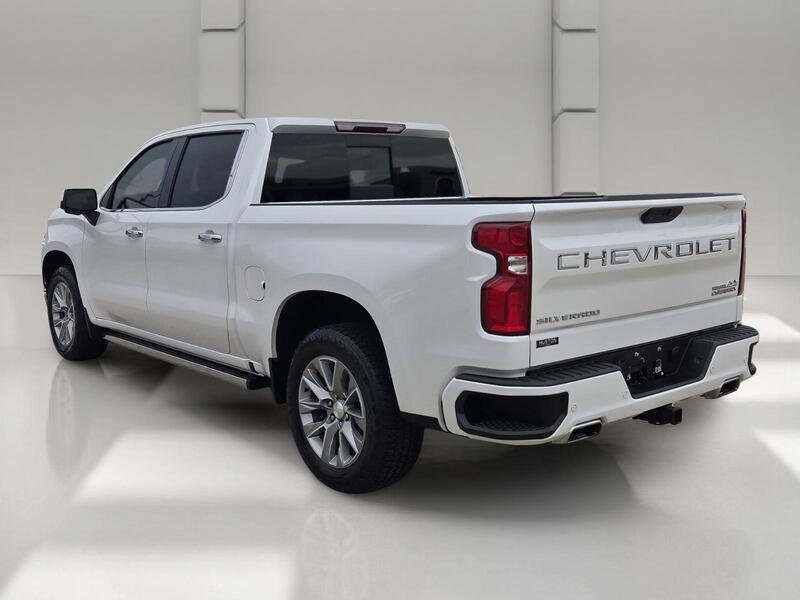 Used 2022 Chevrolet Silverado 1500 High Country w/ Z71 Off-Road Package AWD/4WD image 3