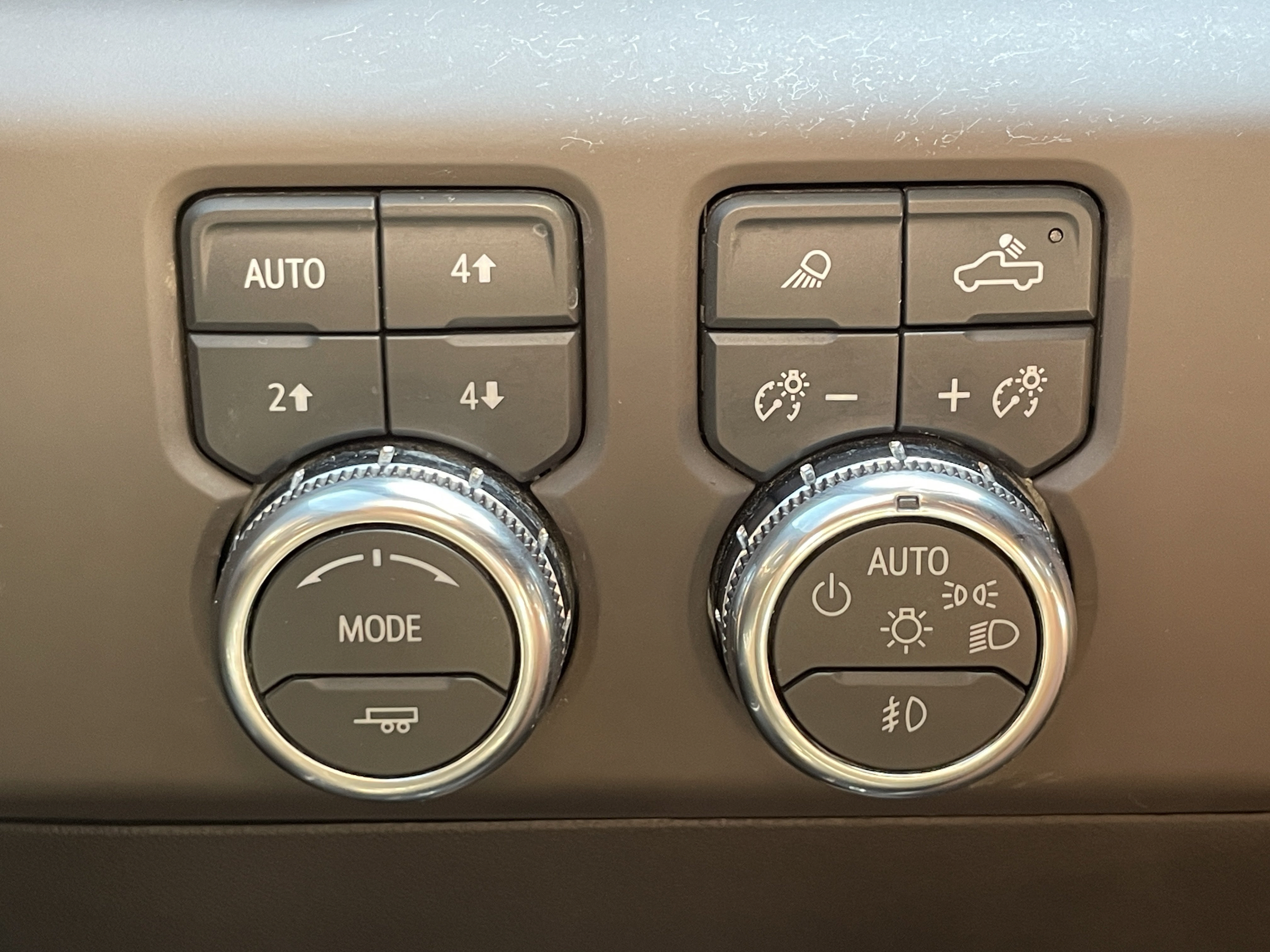 Used 2024 GMC Sierra 3500 Denali w/ Denali Reserve Package AWD/4WD image 25