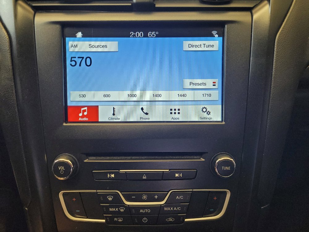 Used 2018 Ford Fusion SE w/ Equipment Group 201A FWD image 25