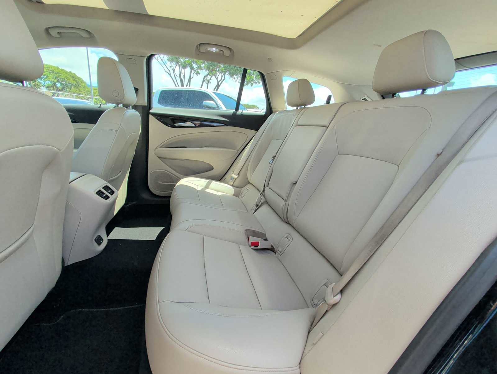 Used 2018 Buick Regal Essence w/ Driver Confidence Package #1 image 24