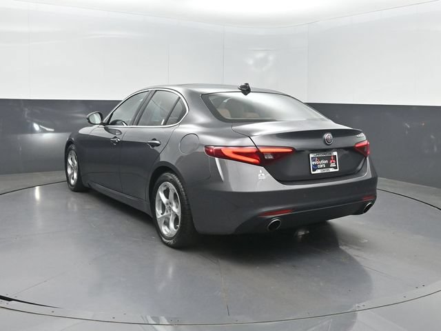 Used 2019 Alfa Romeo Giulia RWD image 32