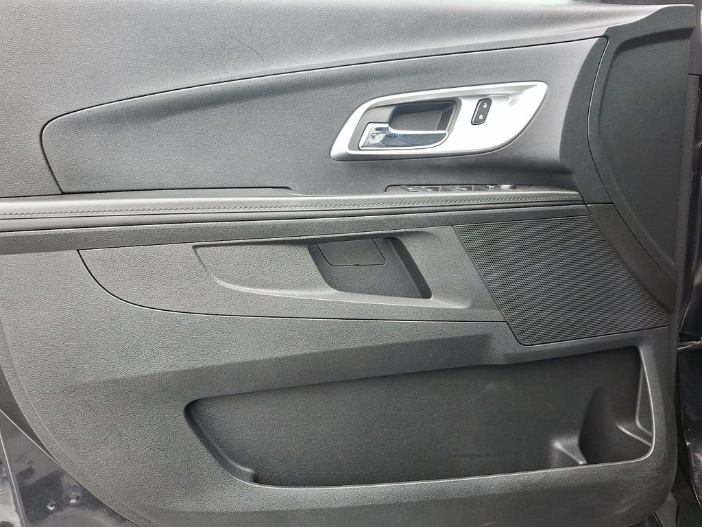 Used 2017 Chevrolet Equinox LT w/ Convenience Package image 11