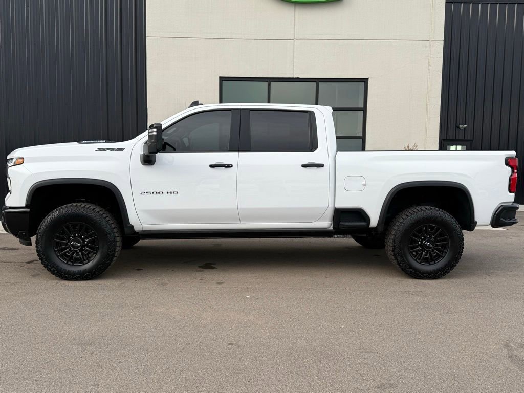 Used 2025 Chevrolet Silverado 2500 ZR2 w/ Technology Package image 5