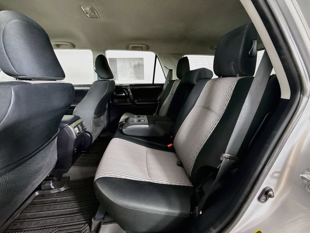 Used 2015 Toyota 4Runner SR5 AWD/4WD image 25