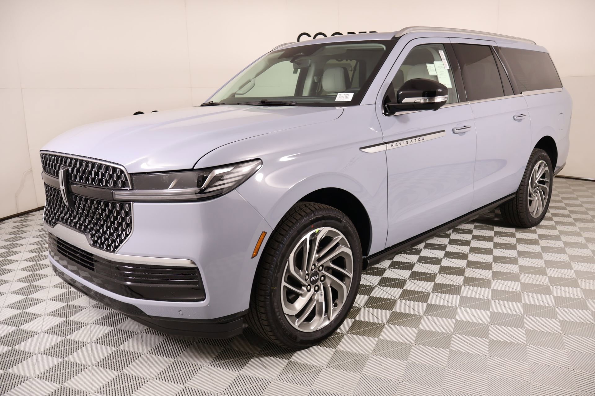 New 2026 Lincoln Navigator L Reserve AWD/4WD image 11