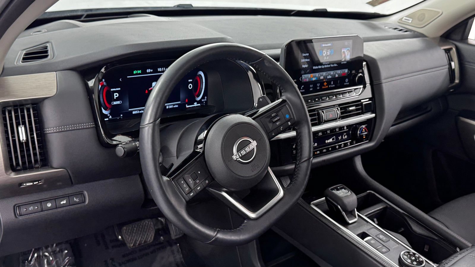 Certified 2025 Nissan Pathfinder Platinum AWD/4WD image 39