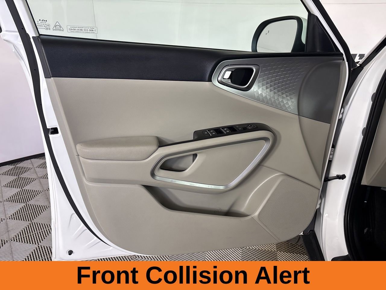 Used 2025 Kia Soul LX image 8