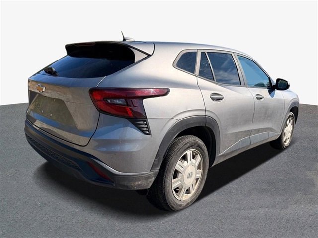 Used 2024 Chevrolet Trax LS image 3
