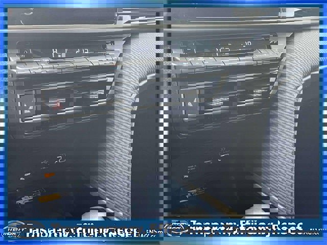 Used 2025 Toyota Camry SE image 29