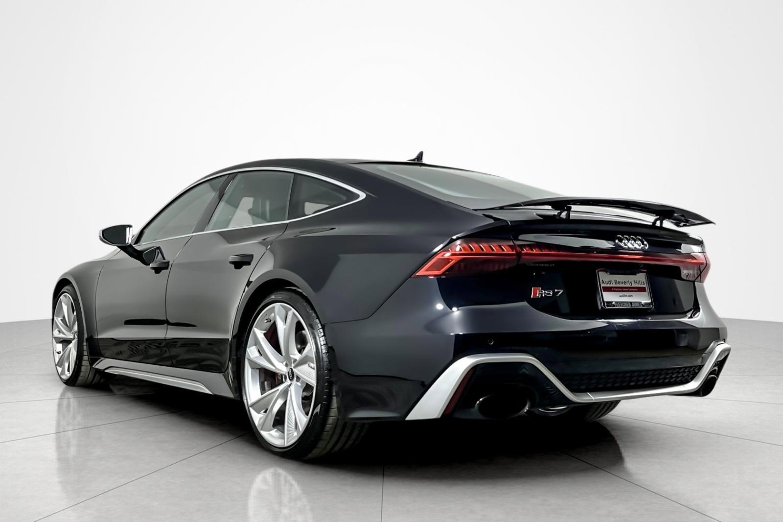 Used 2022 Audi RS 7 Sportback w/ RS 7 Executive Package image 3