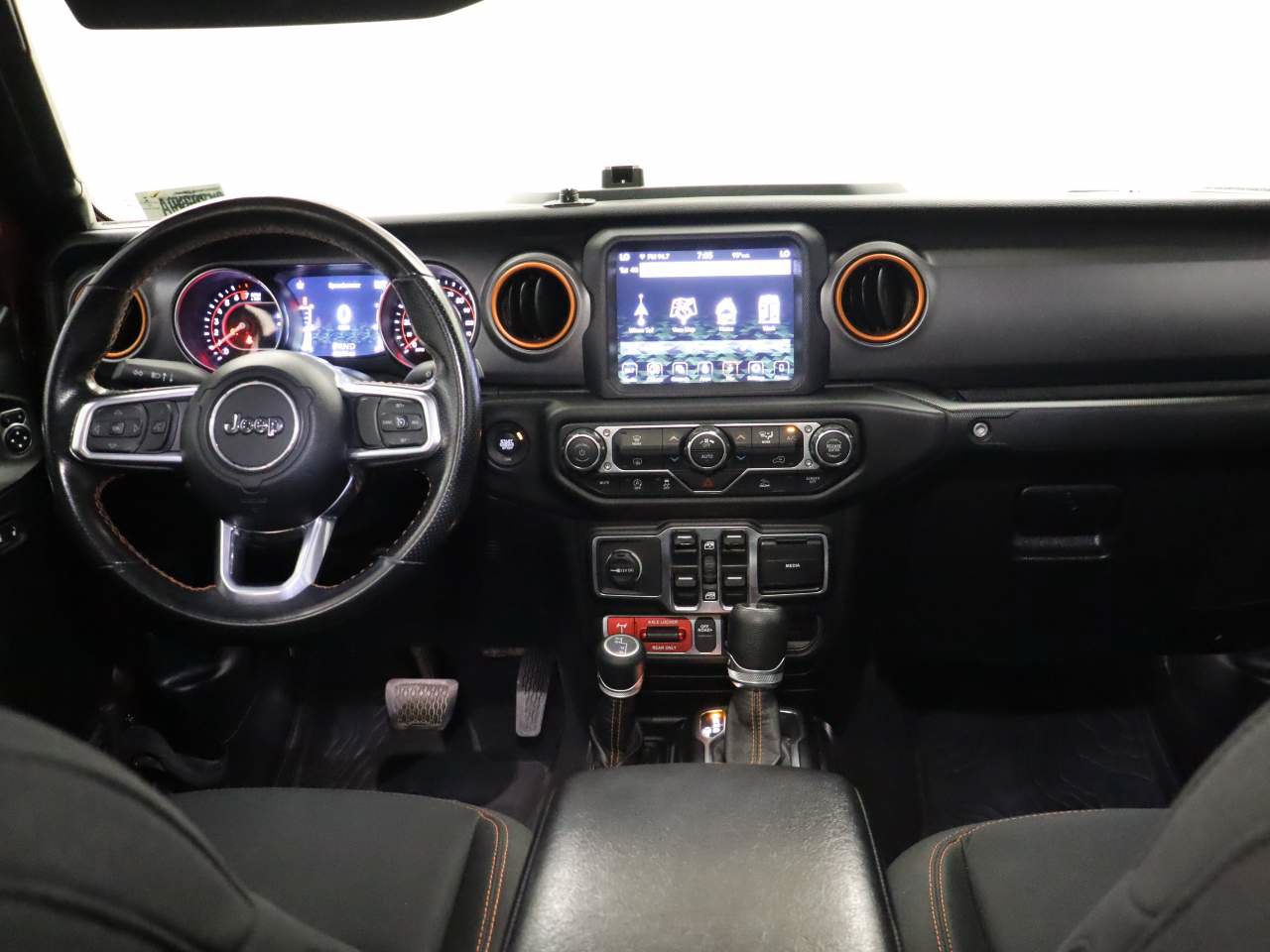 Used 2021 Jeep Gladiator Mojave AWD/4WD image 13