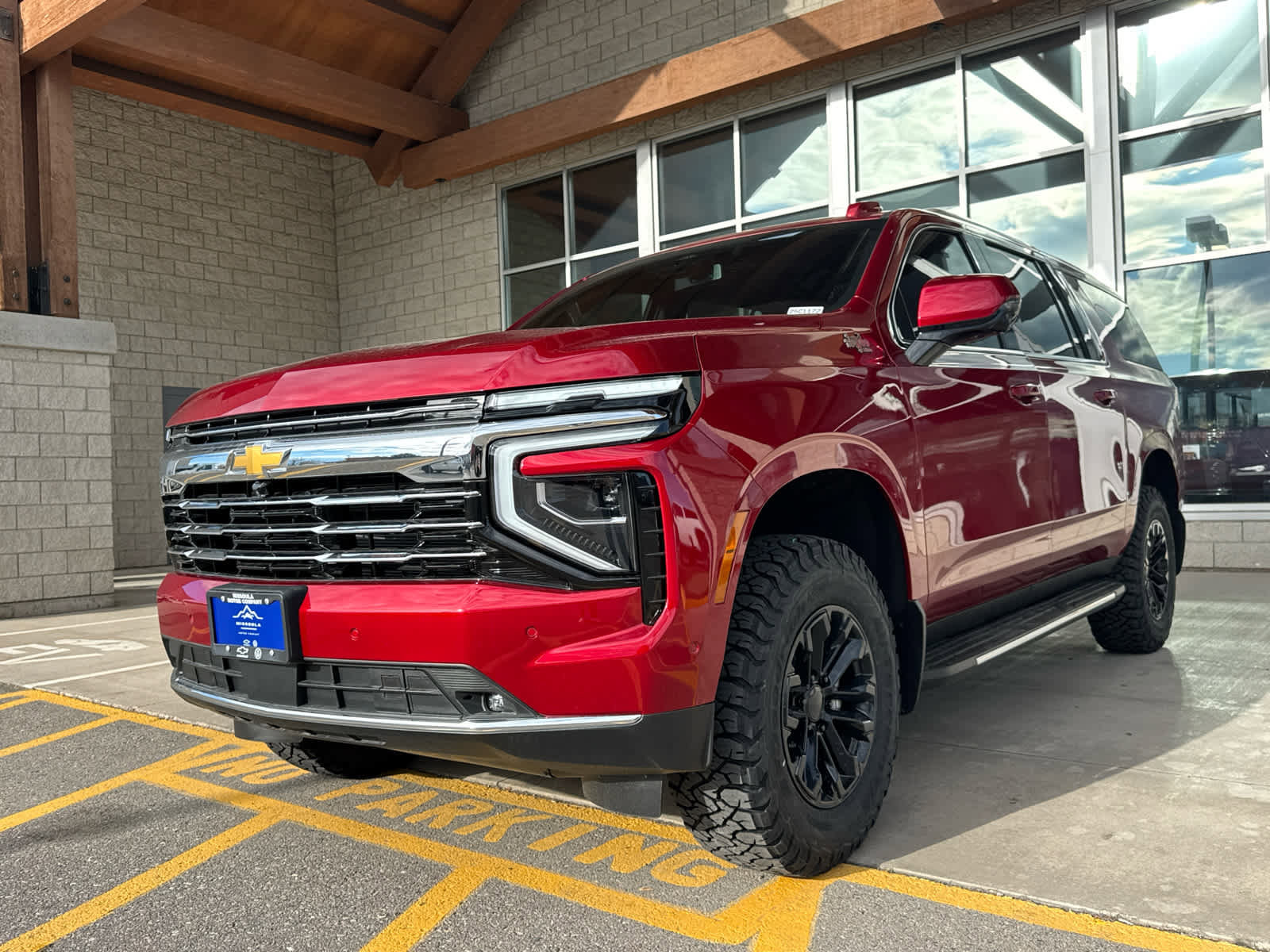 New 2025 Chevrolet Suburban LT w/ Comfort Package