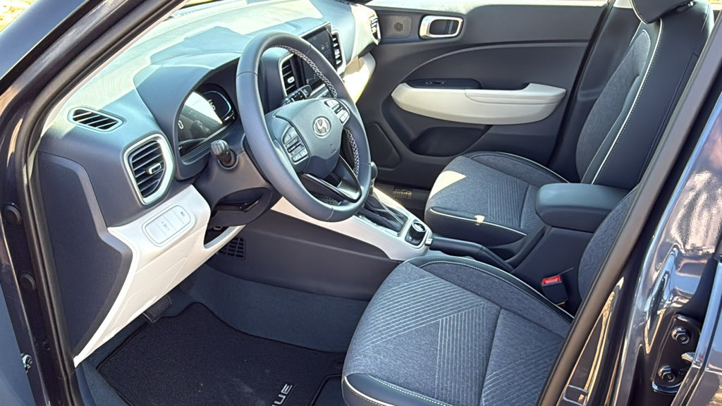 New 2026 Hyundai Venue SEL FWD image 25