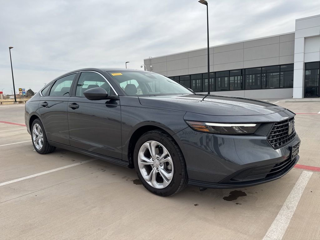 Used 2025 Honda Accord LX image 7