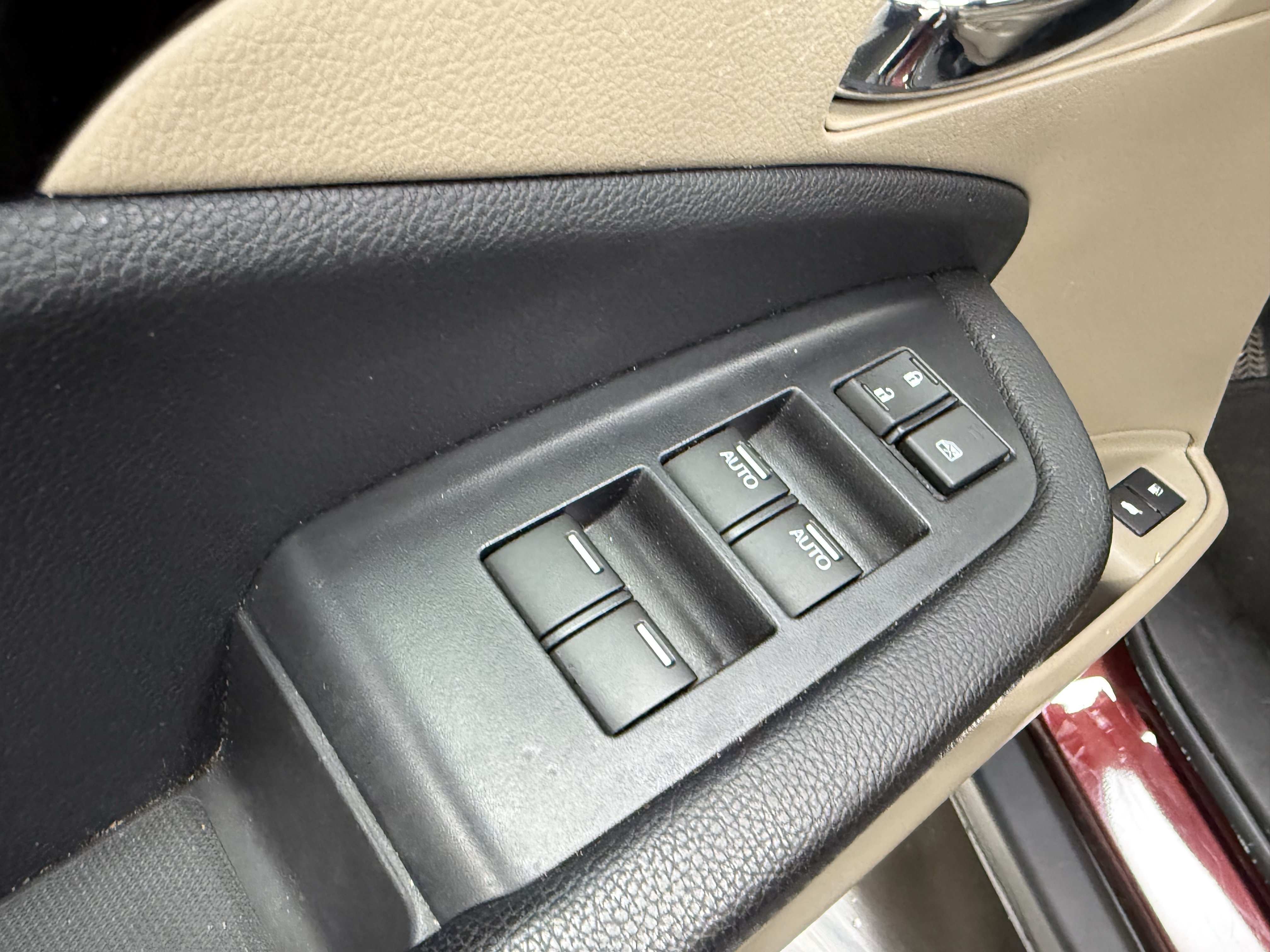 Used 2022 Honda Pilot Touring image 11