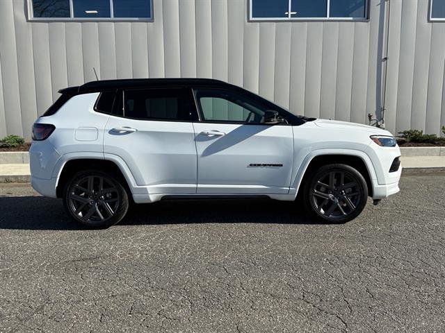 Used 2025 Jeep Compass Limited w/ High Altitude Package image 2