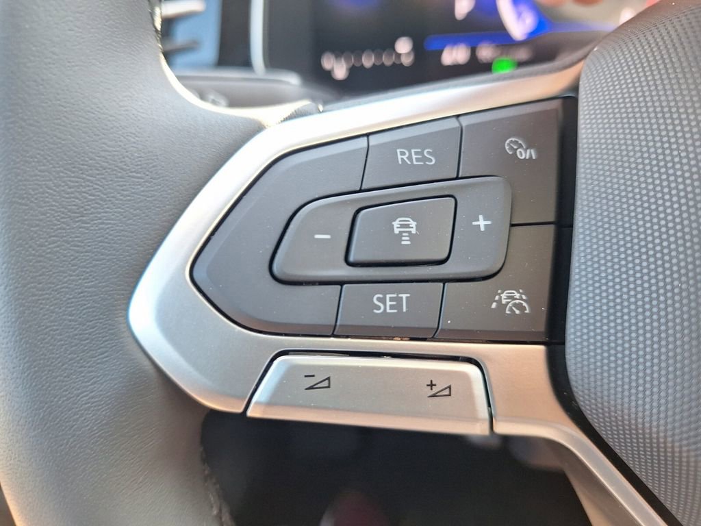 New 2026 Volkswagen Jetta SE FWD image 12