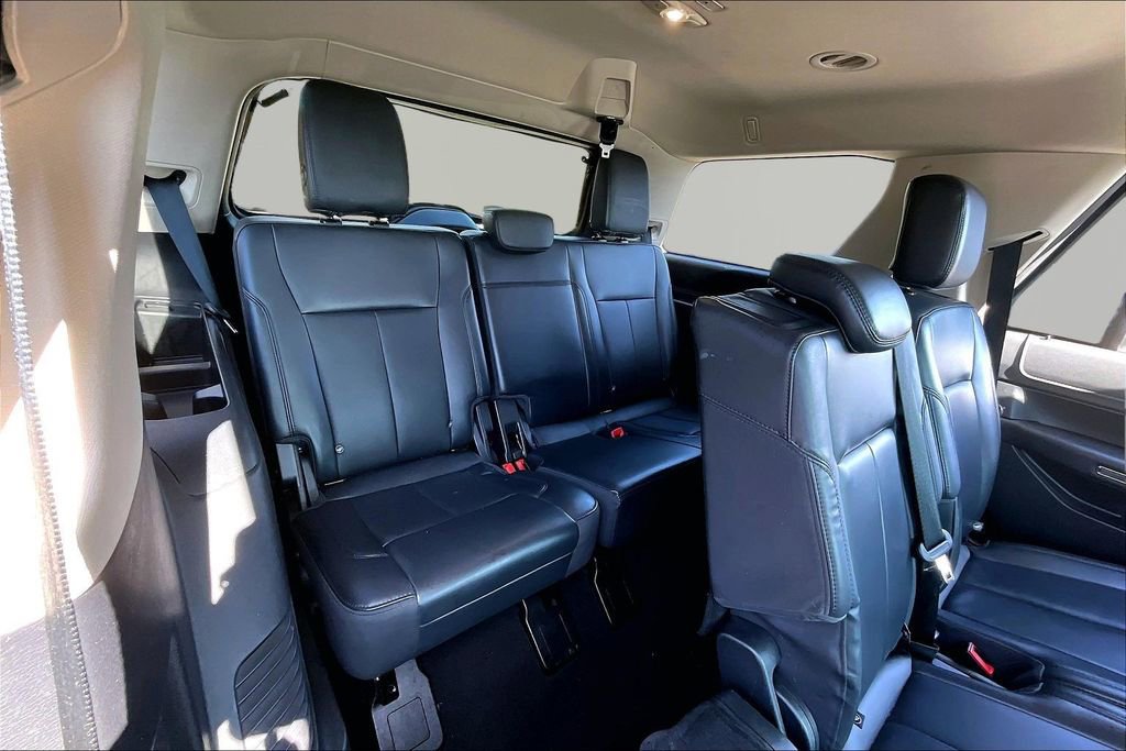 Used 2024 Ford Expedition XLT image 18