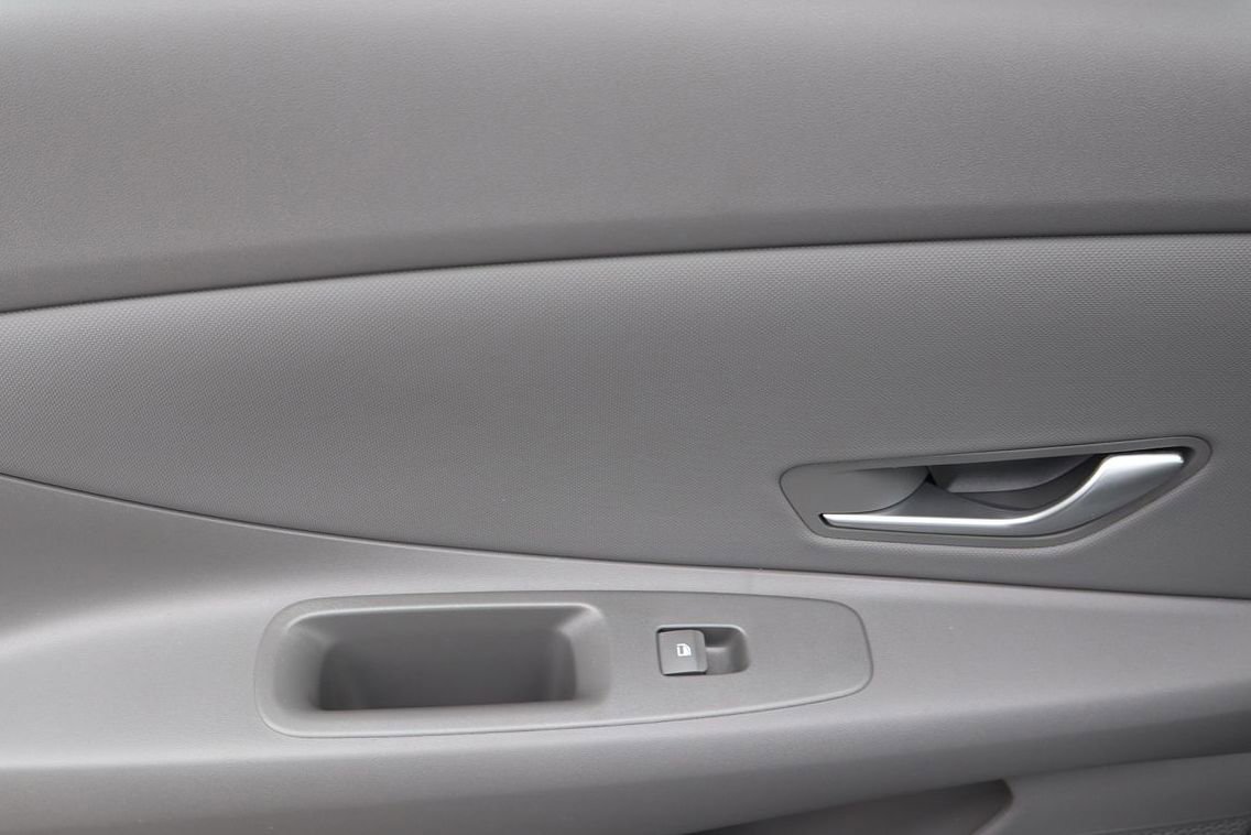 Certified 2025 Hyundai Elantra SEL image 24