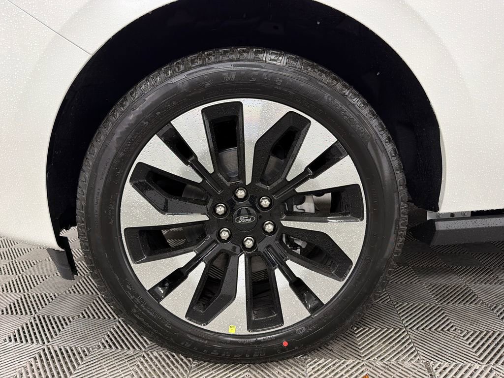 New 2026 Ford Expedition Max Platinum AWD/4WD image 13