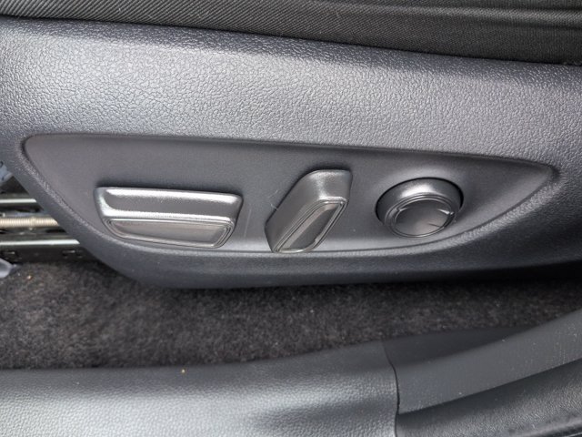 Used 2025 Toyota RAV4 XLE FWD image 21