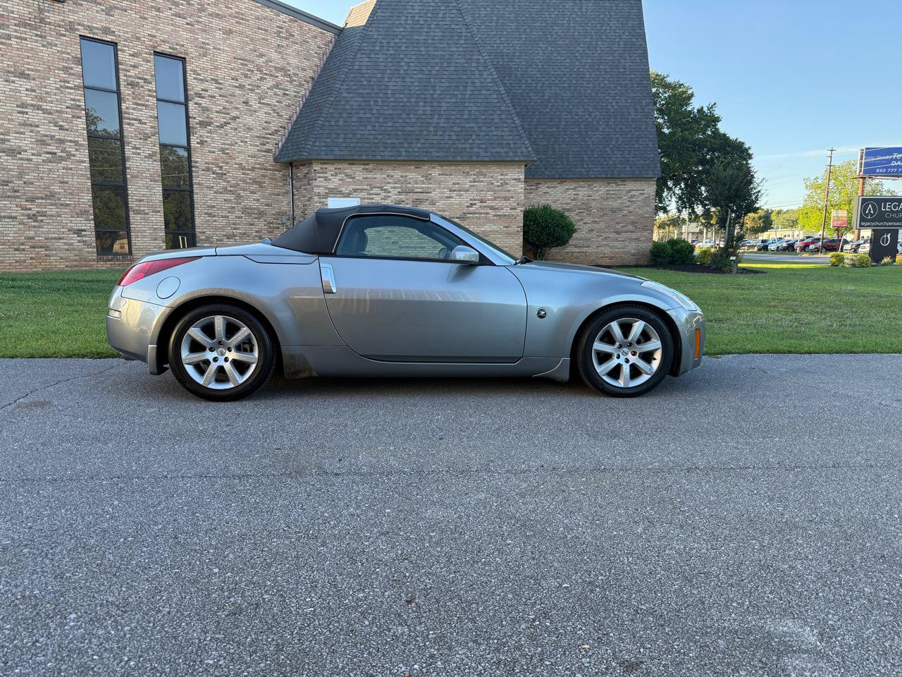 Used 2004 Nissan 350Z Touring RWD image 13